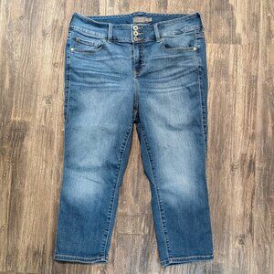 TORRID super soft cropped skinny jeans size 16